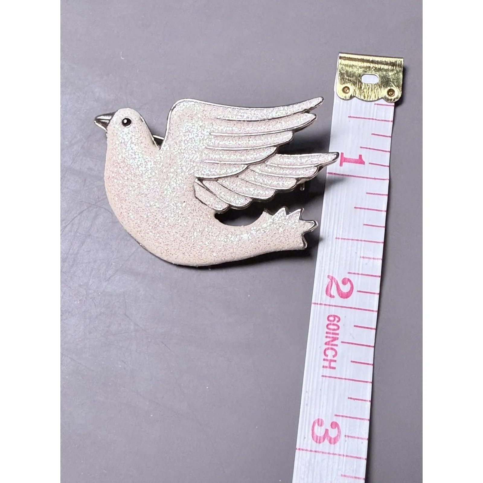 Cream Glitter Enamel Dove Bird Brooch Pin Gold Tone Flying Peace Jewelry - Image 4