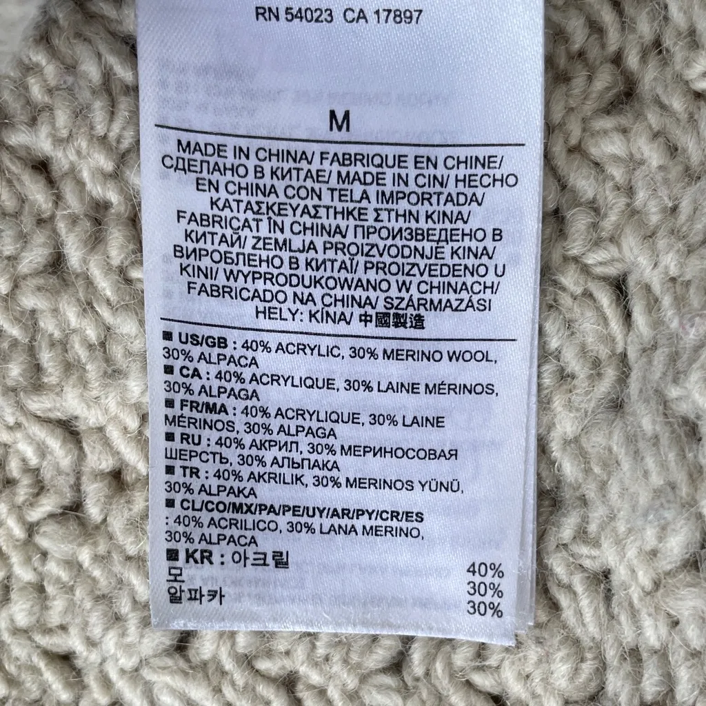 Banana Republic Women Scoop Neck Long Sleeve Italian Yarn Knit Sweater Medium - Image 11