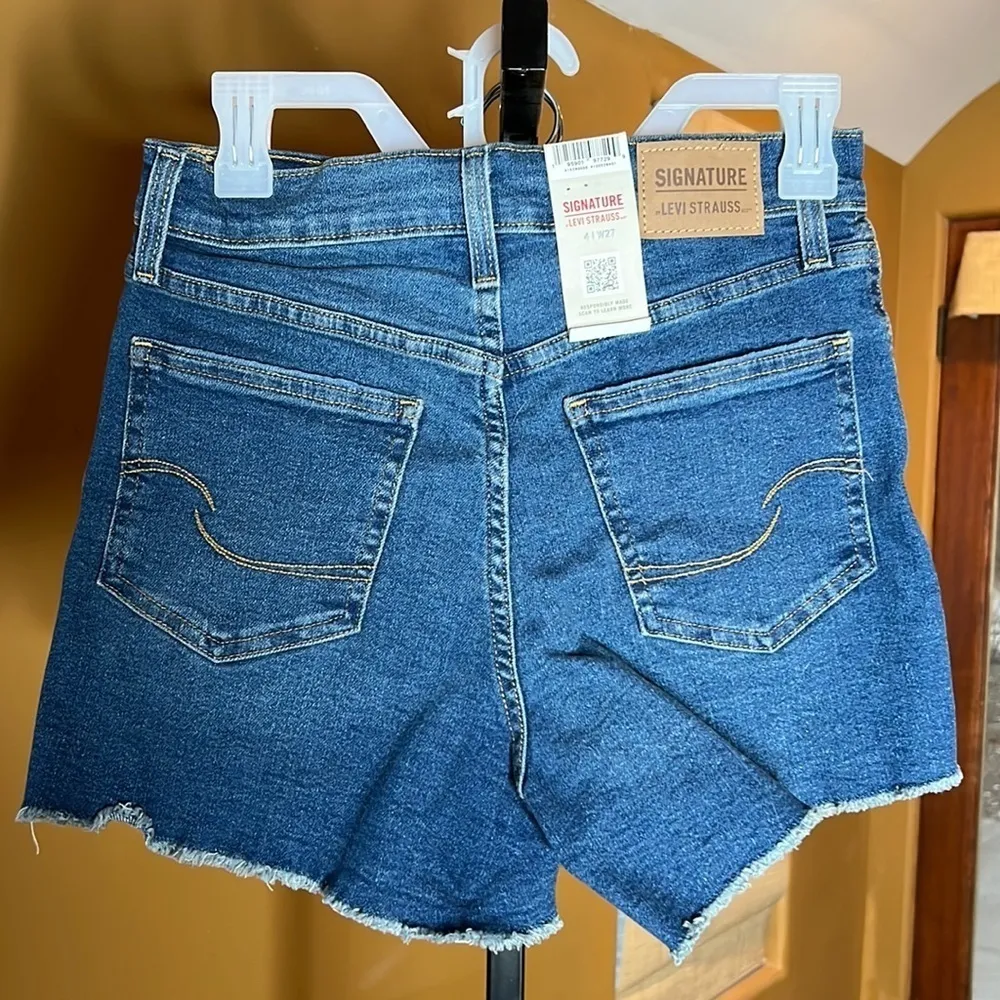 Signature by Levi Strauss & Co. Women's High Rise 3-inch Cut Off Shorts Size 4 - Image 7