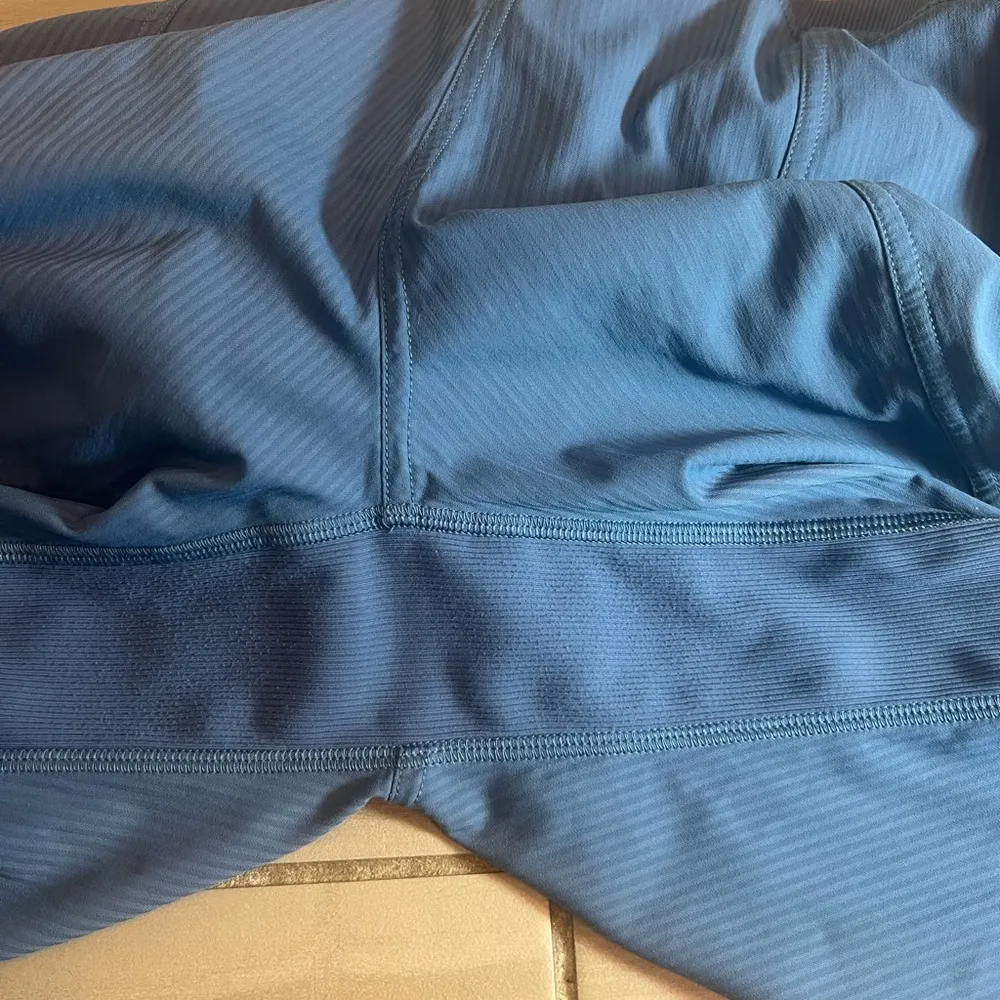 Dance Studio Mid-Rise Crop 25"
Soft Denim - Image 10