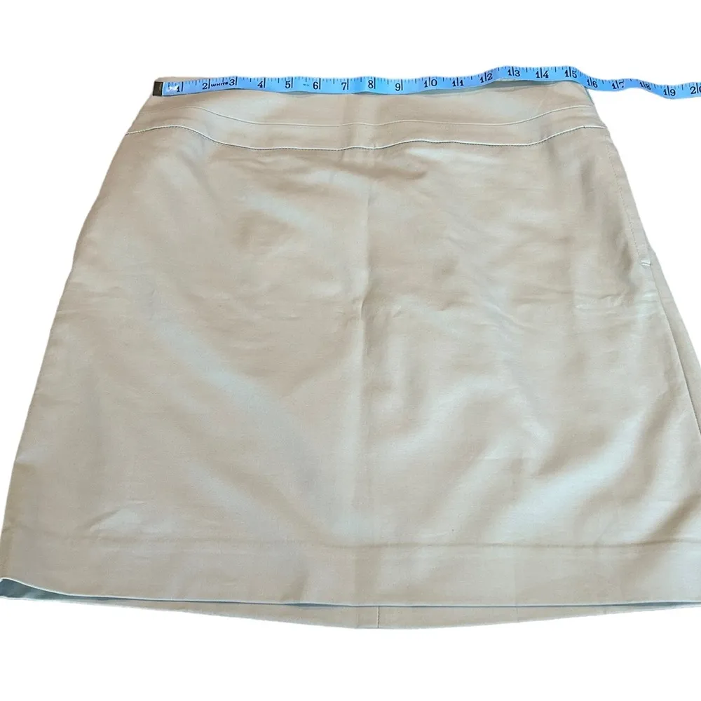 LOFT khaki colored skirt - Image 3
