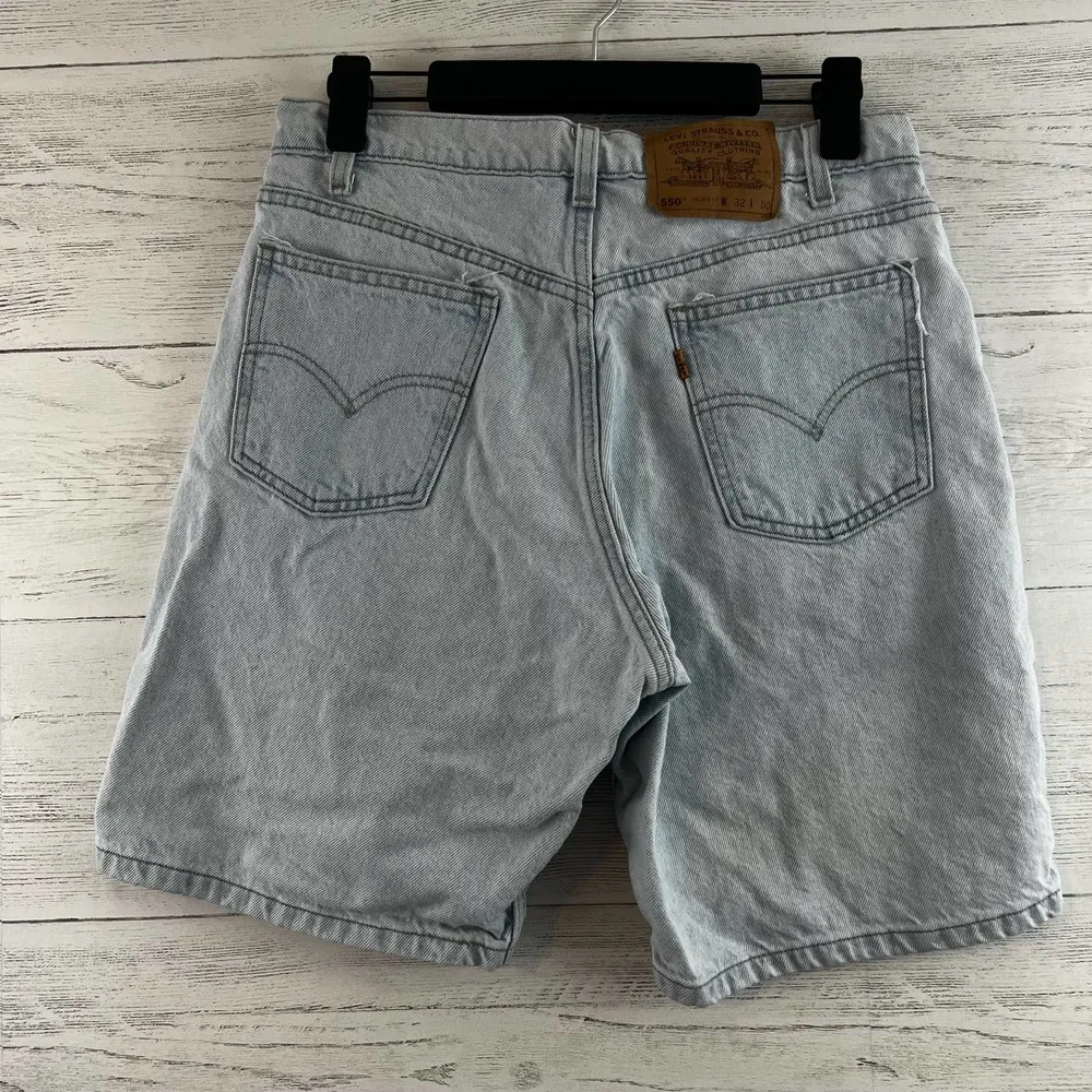 Levi’s Light Wash 550 Orange Tab Bermuda Denim Shorts Size 32 - Image 2