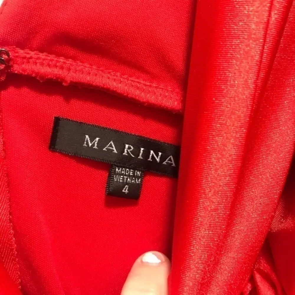 Marina V Neck satin dress in Red Size 4 - Image 4
