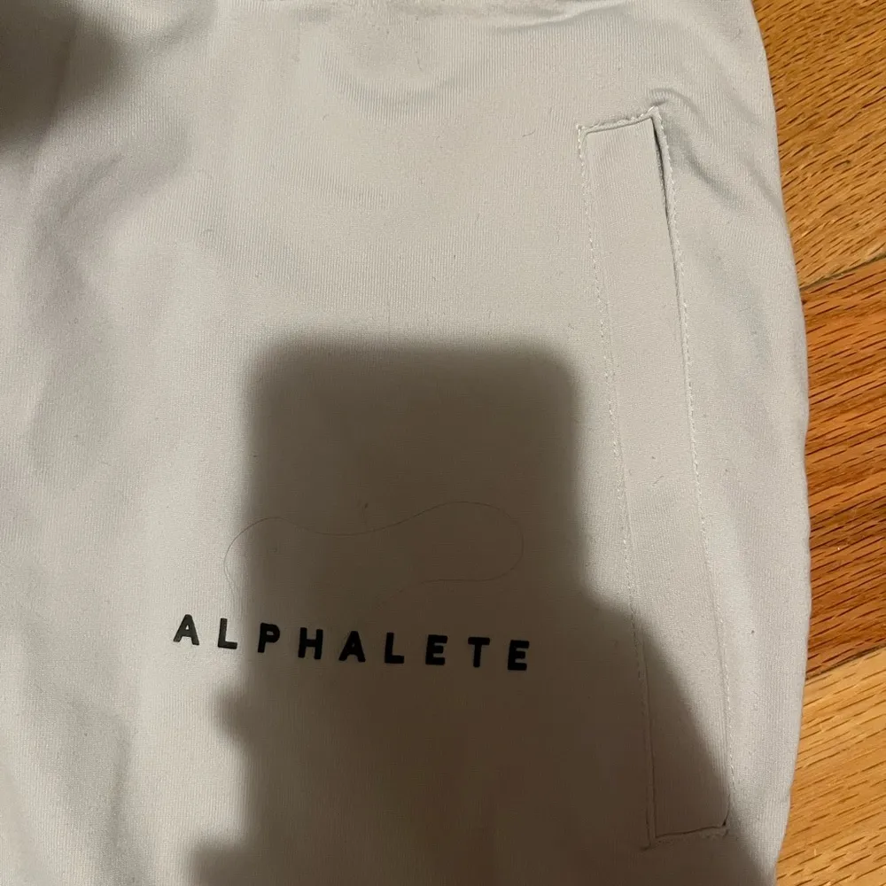 Alphalete light trace grey joggers small - Image 3