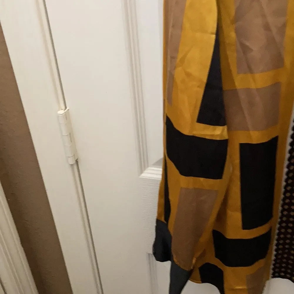 FINAL MARKDOWN LADIES Calvin Klein blouse large - Image 2