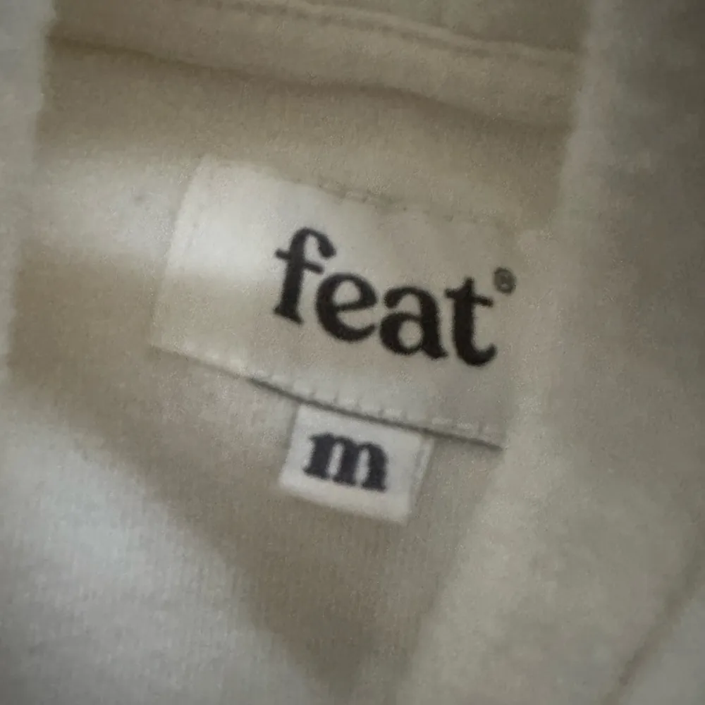 Feat | Malibu Blanket Blend Hoodie size medium White - Image 8