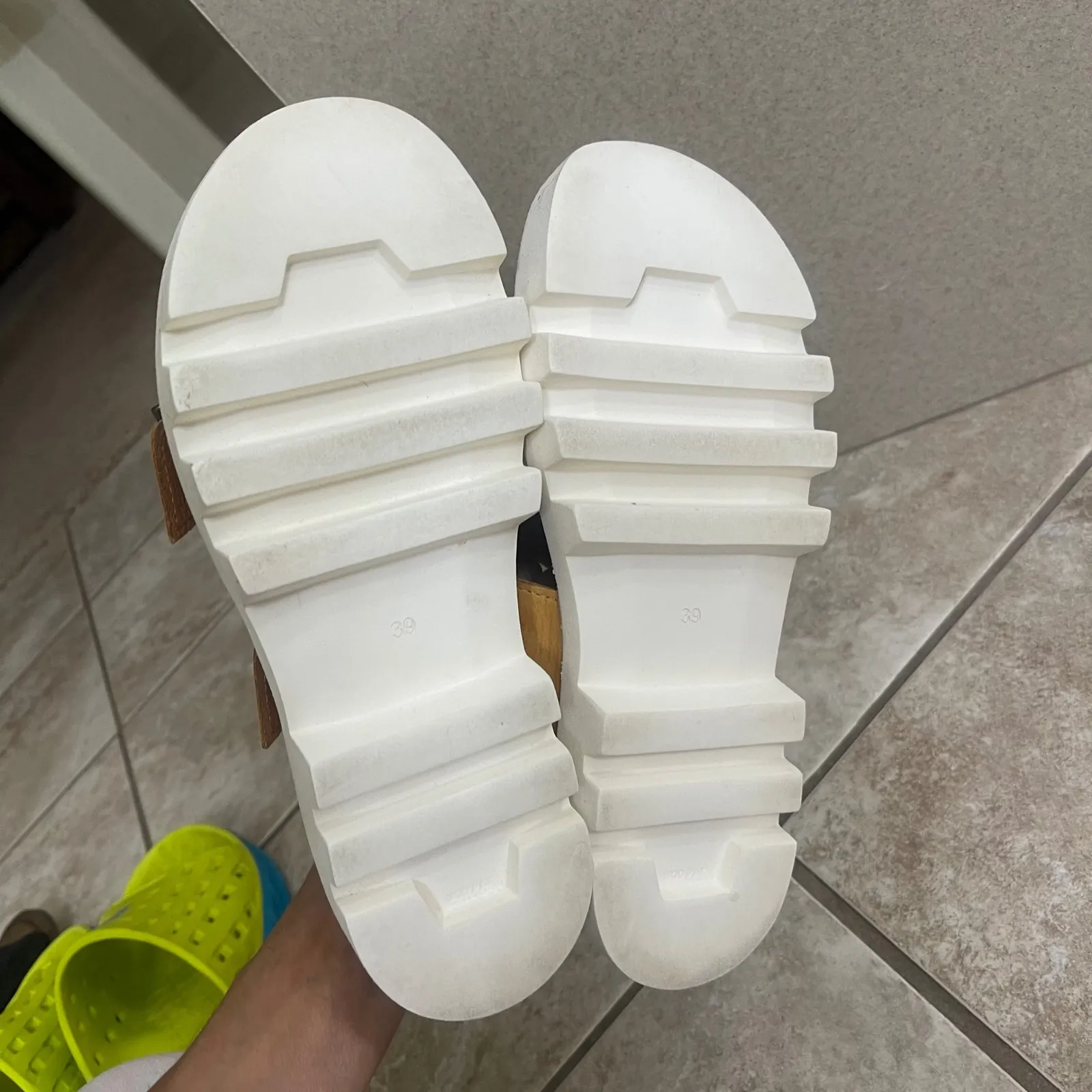 Miz Mooz Women's Peyton Yellow Leather Lug Sole Platform Buckle Sandals 39-8.5-9 - Image 6