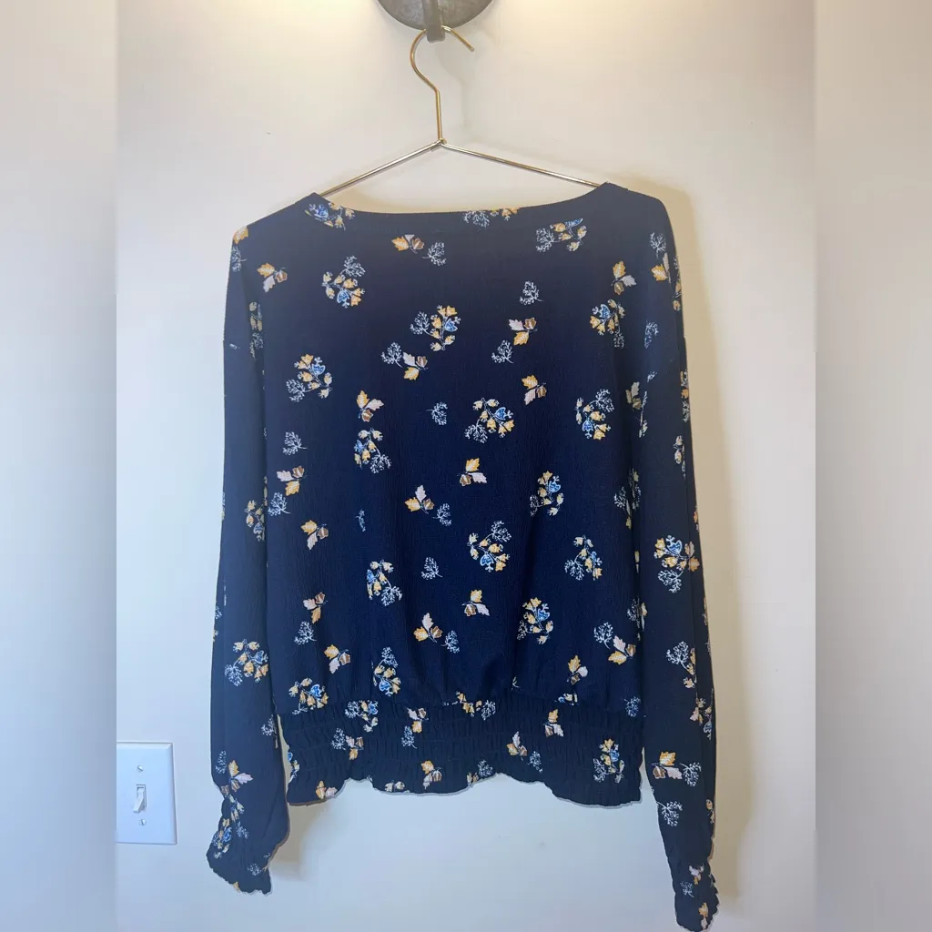 LOFT Outlet Navy Floral Smocked Waist Long Sleeve Blouse NWT Medium - Image 7
