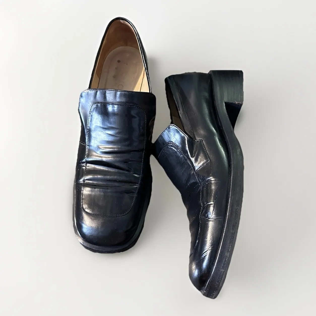 GUCCI Shoes Loafers Patent Leather Vintage Slip Ons  women Black Italy Sz 7.5 - Image 2