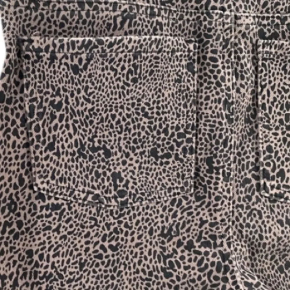 SPANX Jean-ish Ankle Leggings in Desert Dots Cheetah Print S/P - Image 6