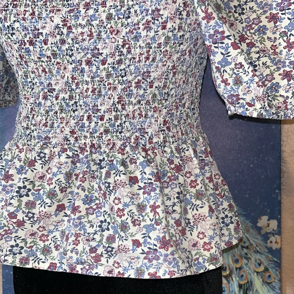 Size M Floral Cropped Blouse - Image 3