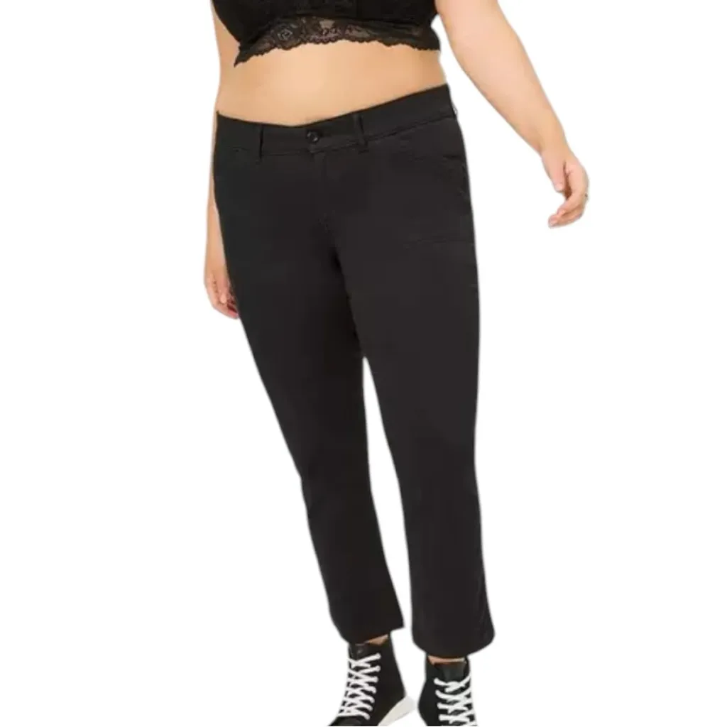 Size 16: Torrid Perfect Relaxed Utility Crop Pant - Image 2
