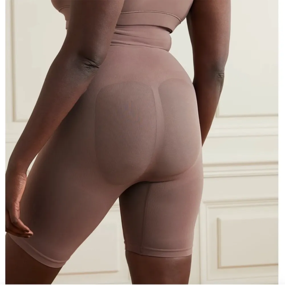 Skims Seamless Sculpting Mid Thigh Shorts S/M Women’s Umber Neutral GUC - Image 6