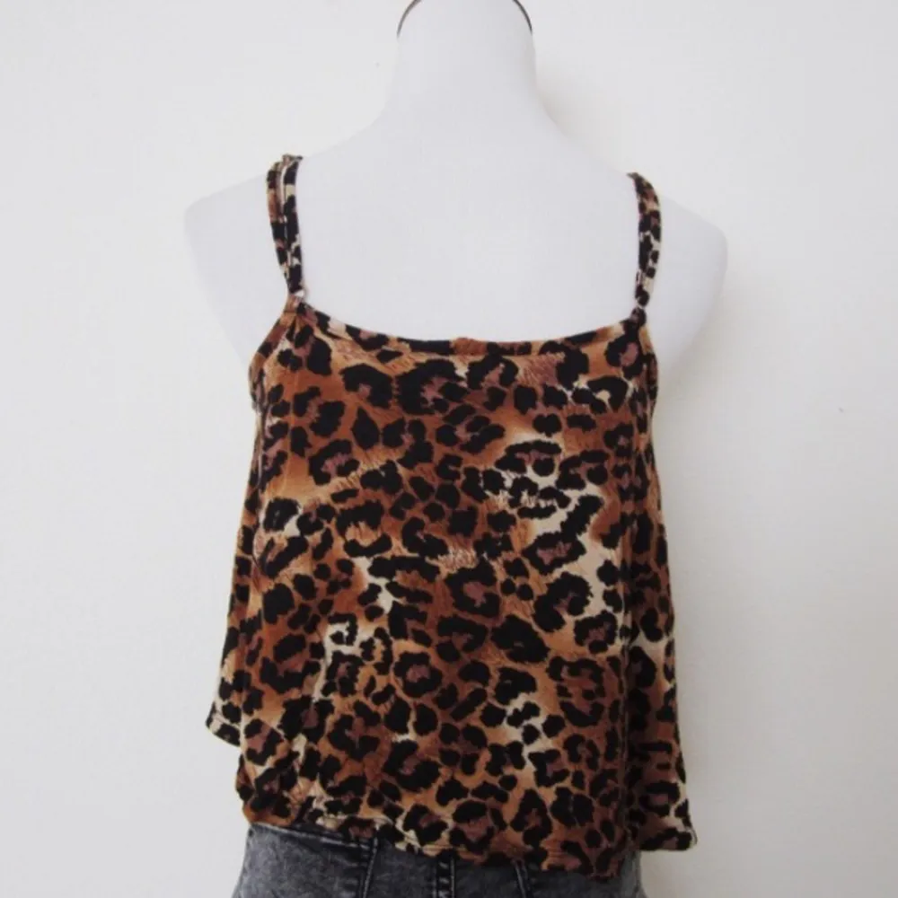 Heart & Hips Cheetah Print Crop Top - Image 4