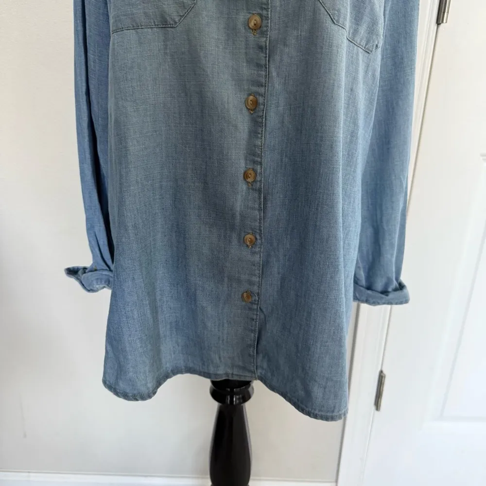 Caslon Tencel Button Up Shirt Size Medium - Image 3