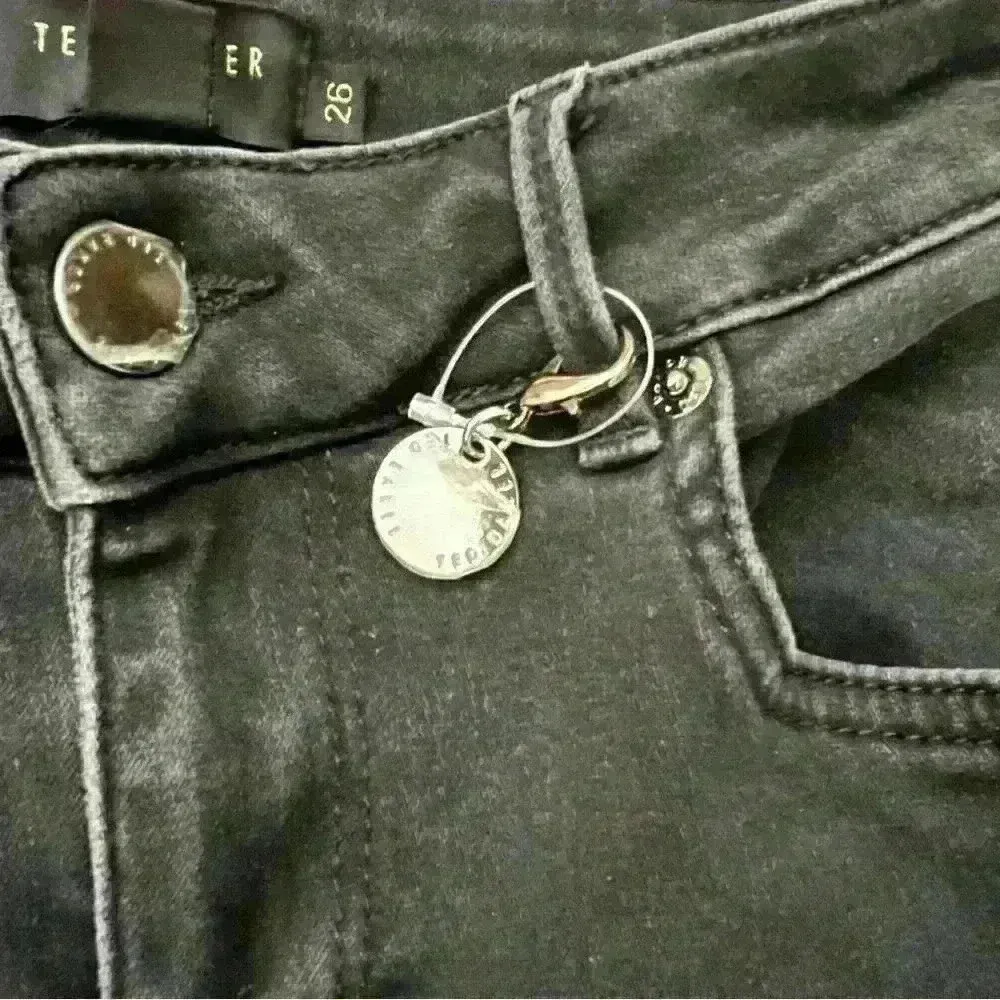 NWOT Ted Baker Laycey Denim Black Skinny: 26 - Image 4