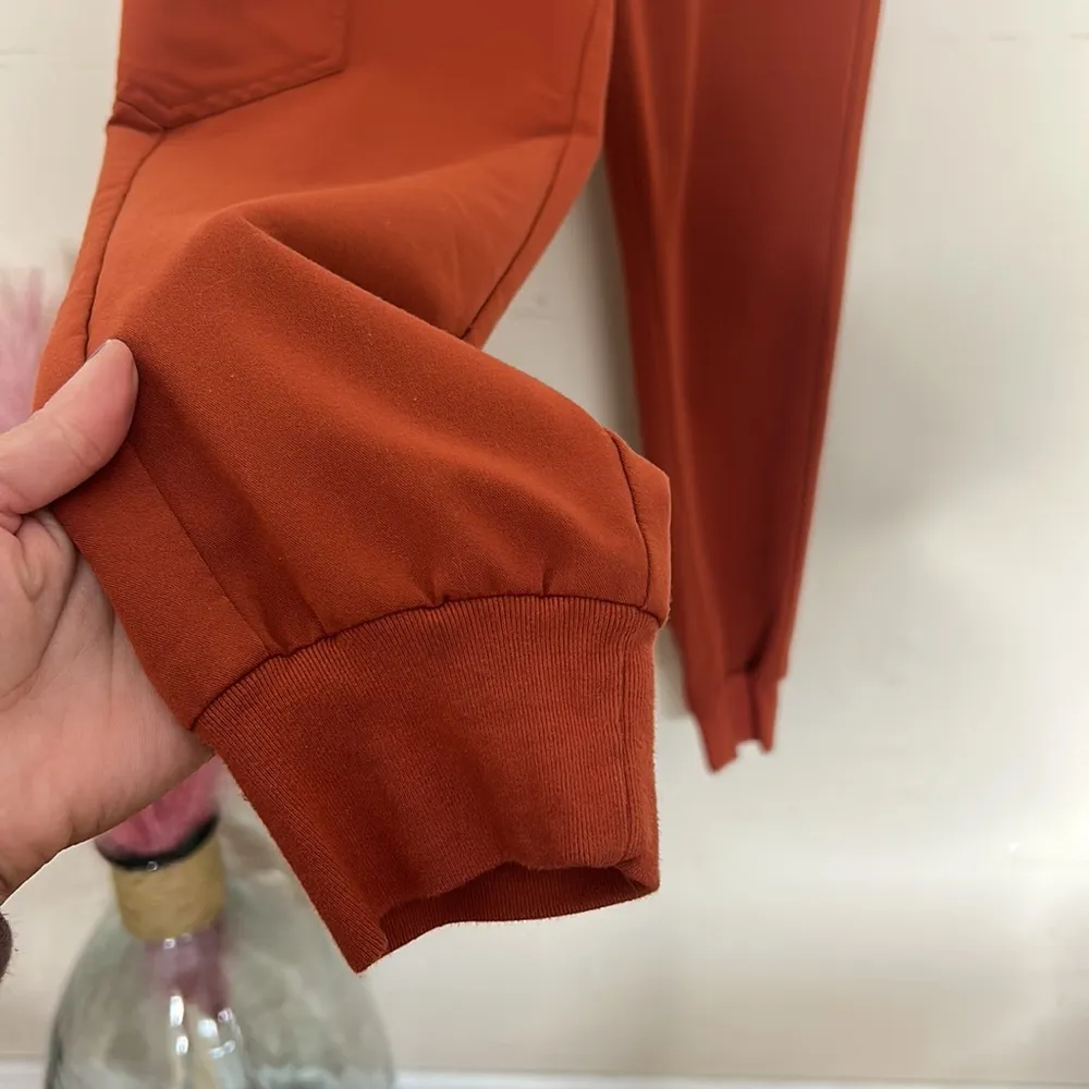 • Zamora jogger scrub pants in sold out auburn color - Image 16