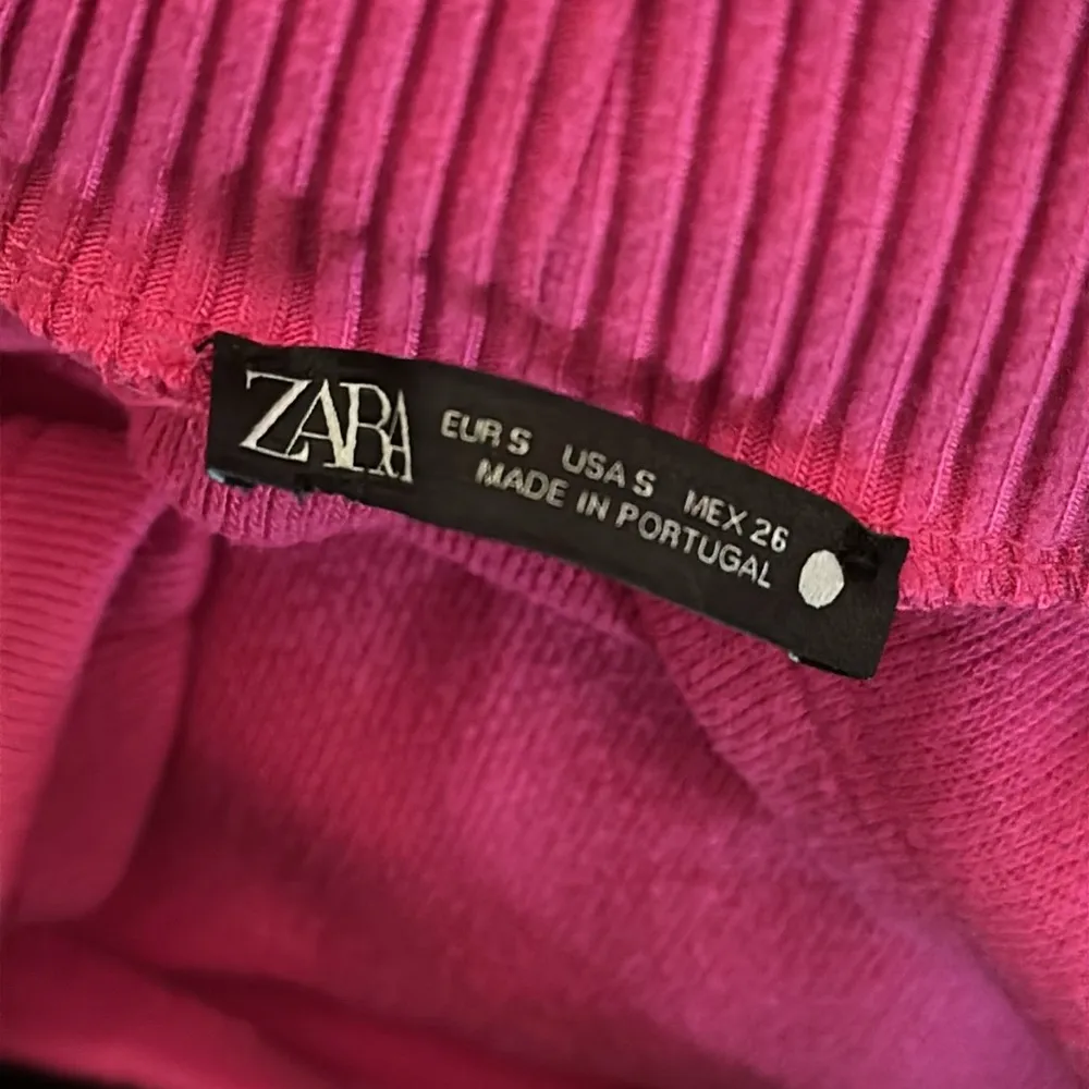 ZARA  raspberry hot pink super soft, mock neck cropped sweater - Image 5