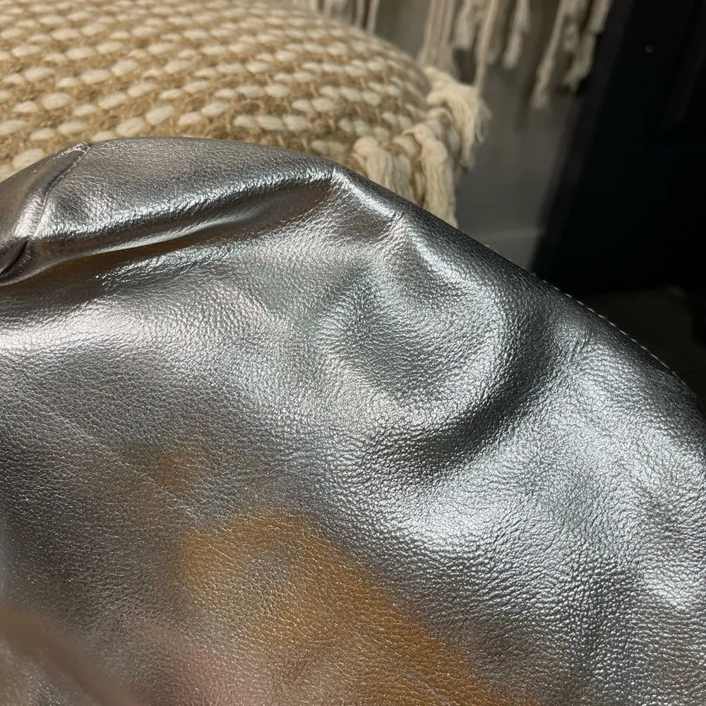 Ultra Chi Silver Tassel Tote Bag - Image 5