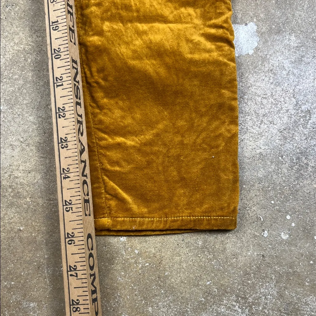 L’AGENCE Women's Golden Skinny Velvet Pants
Size: 26 - Image 7