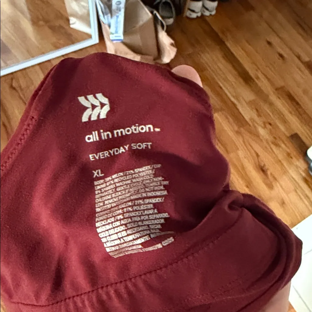 All in Motion Women's sports bra and High-Rise Piped 7/8 Leggings maroon SET - Image 8