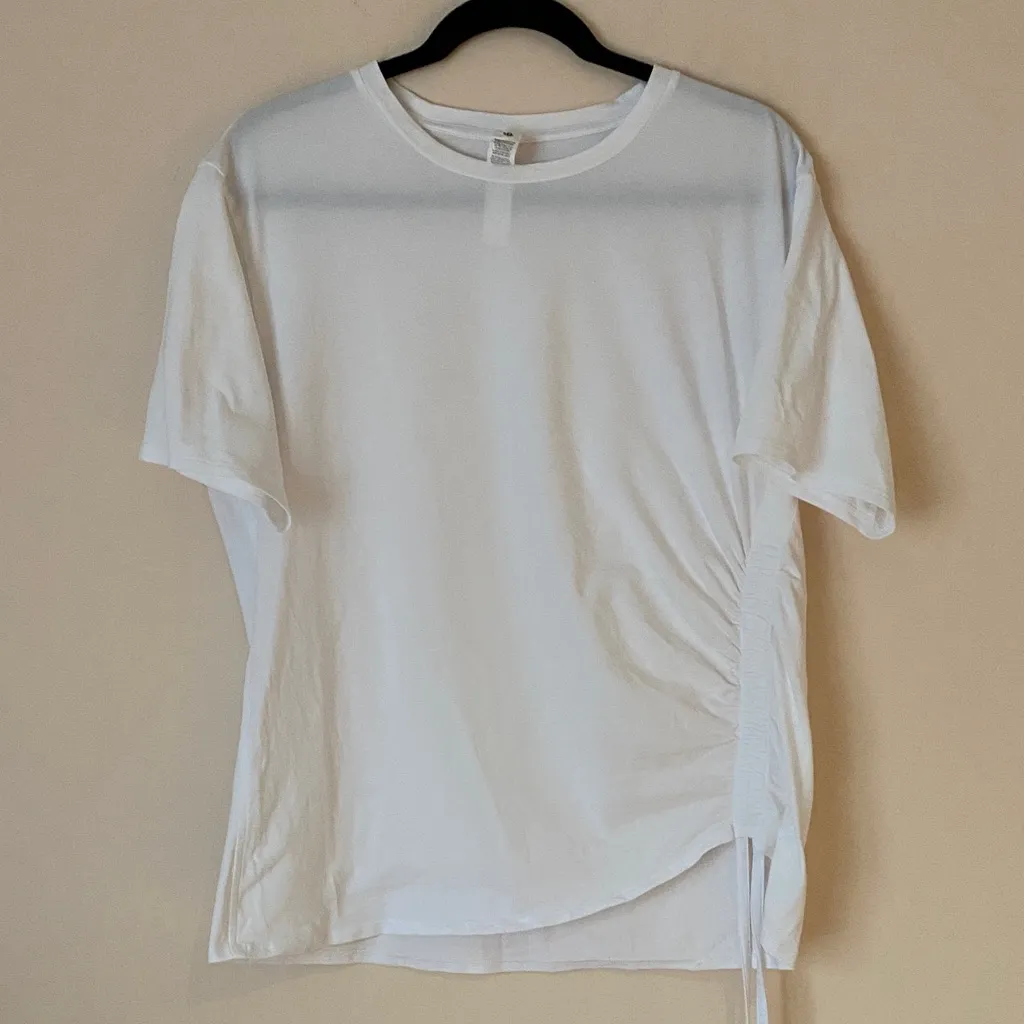 Lululemon white side cinch ruched tee - Image 2