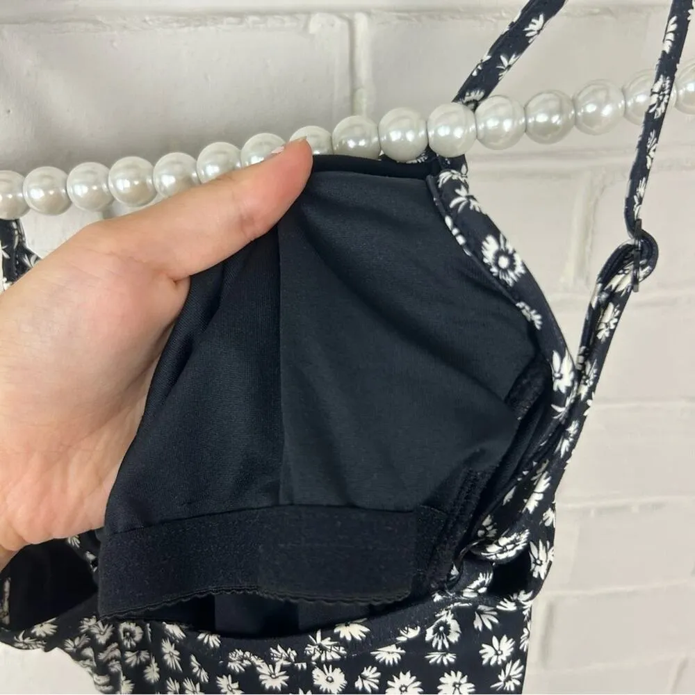 Gap Black & White Floral One Piece Swimsuit Size M - Image 7