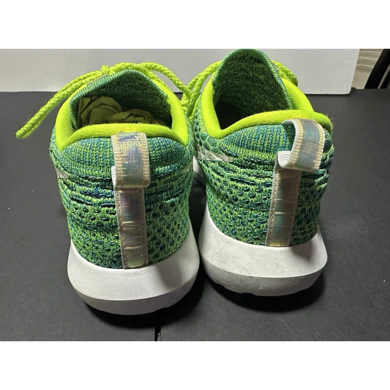 Nike Roshe One Flyknit Voltage Green Running Shoes Size 8 - Image 8