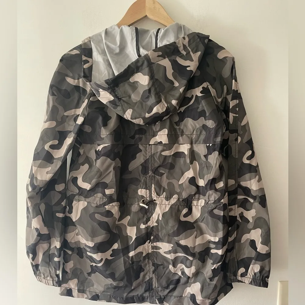 Ci Sono Camo Print Rain Weatherproof Hooded Windbreaker Jacket - Image 3