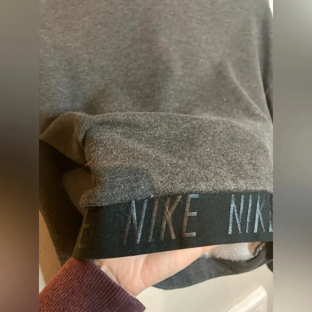 Nike  Cropped Gray Crewneck Size Small - Image 2