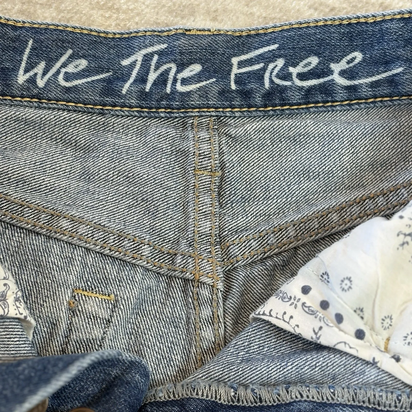 We the Free People Shorts Womens 26 Blue Denim Ripped Cutoff Button Mid Rise‎ - Image 4
