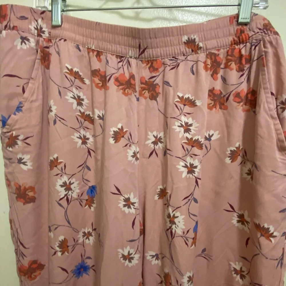 Jessica Simpson Women’s Capri Pants XL Pink Floral Waist Size Elastic 42” 44” - Image 2