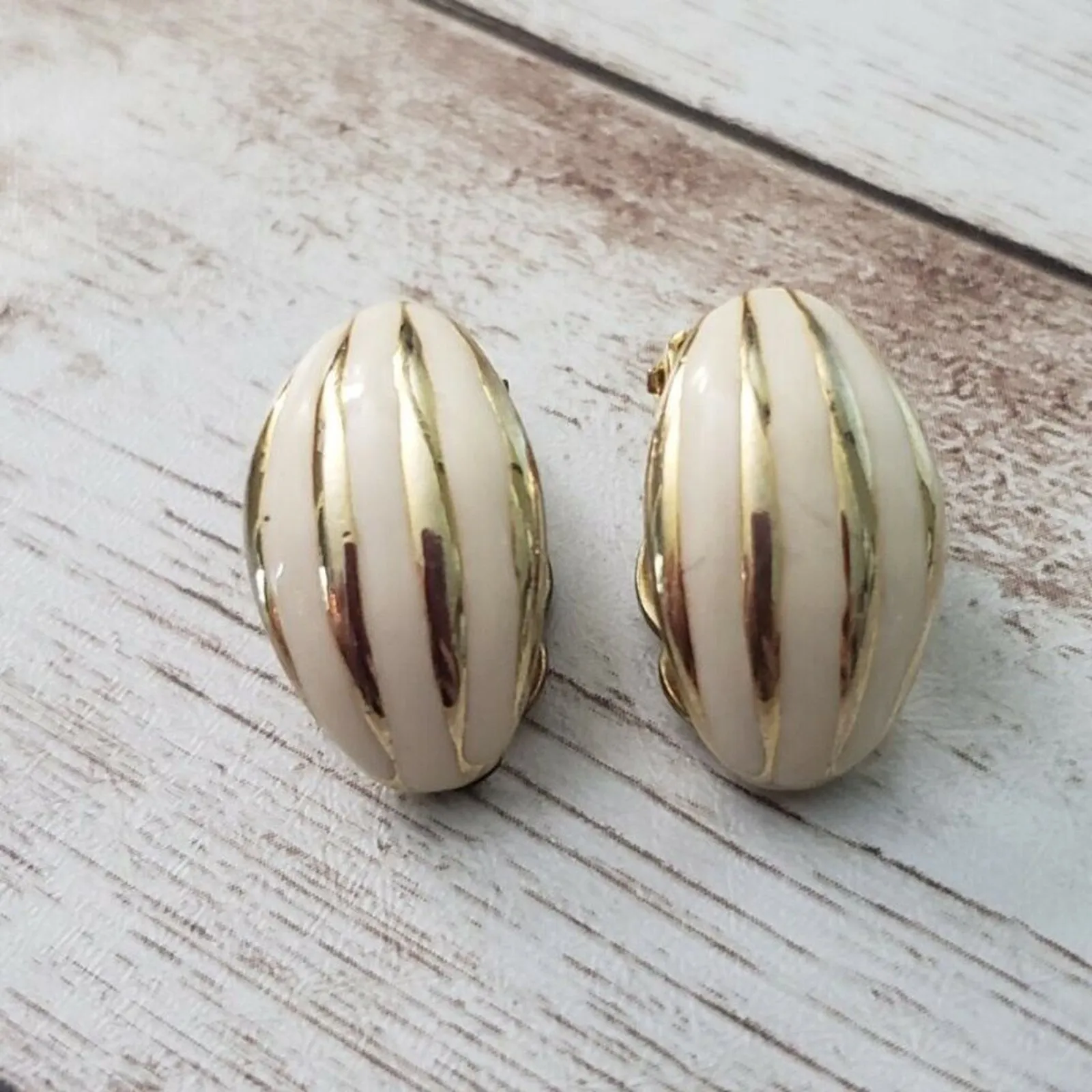 Vintage Clip On Earrings - Image 3