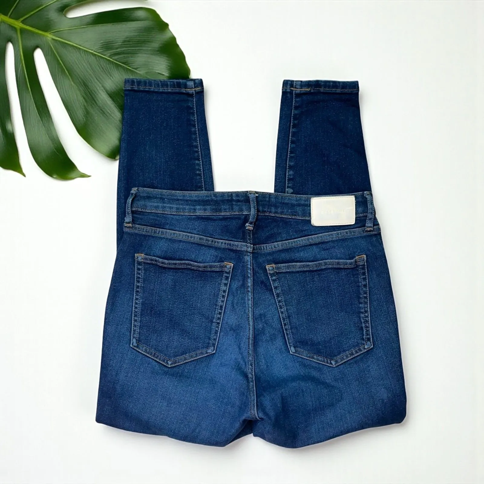 Everlane The Curvy High-Rise Skinny Crop Jeans in Dark Wash - Image 7