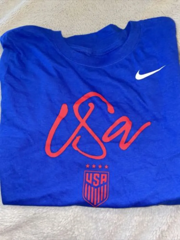 NWT Nike Women's  USA Soccer T Shirt Size Medium - Image 3