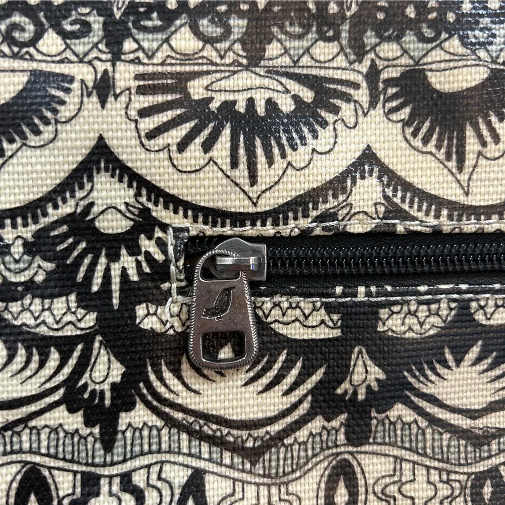 Sakroots  Crossbody Peace Bag Purse Coated Vinyl Black Tan Zip Pockets - Image 12