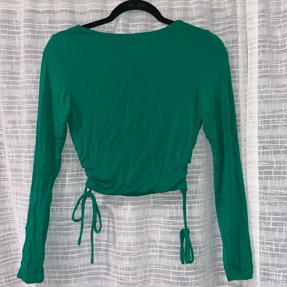 The Kript  Cropped Emerald Green Long Sleeve - Sz.M - Image 5