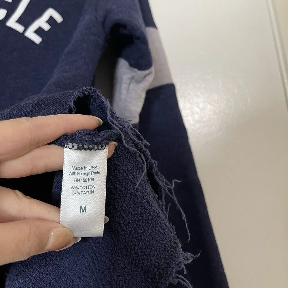 SOULCYCLE x SUNDRY blue crew neck pullover sweatshirt raw hem size medium - Image 4