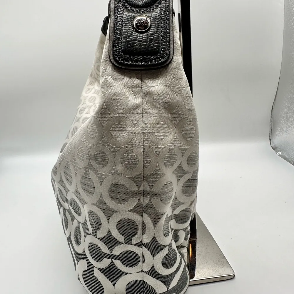 Kristen Shoulder Bag Op
Art Ombre Gray Fabric and Leather Purse 16793 - Image 5