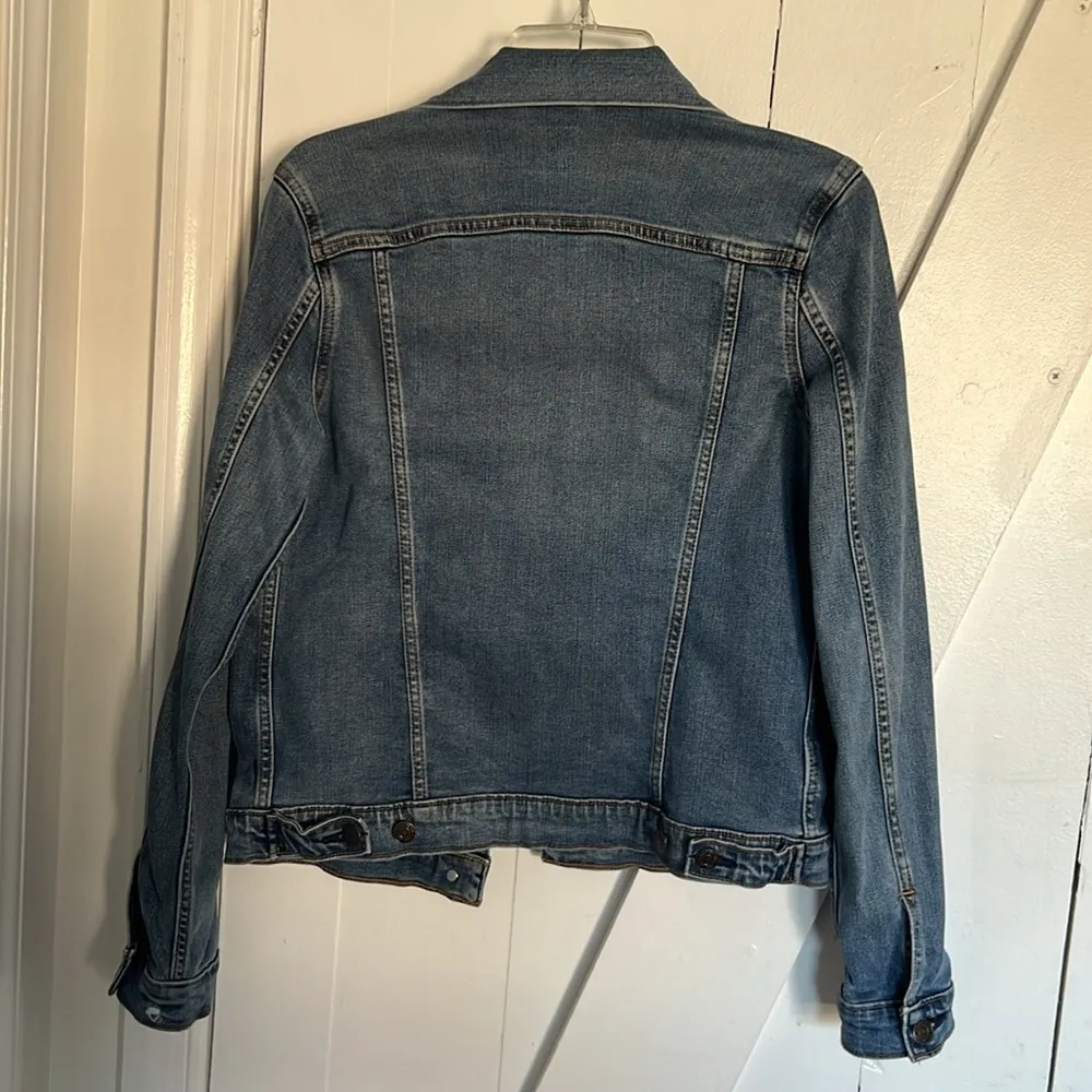 Gap Women's Blue Denim Jacket - Image 2