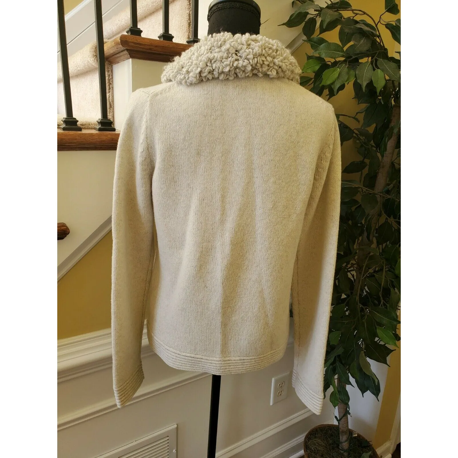 Gap 100% Wool Cream Cardigan Sweater 2 Pockets 7 Buttons Size Medium - Image 7