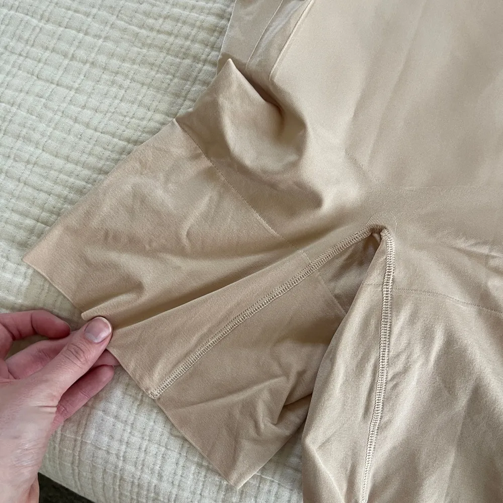 Spanx OnCore Firm Control Mid-Thigh Shaper Size L - Image 5