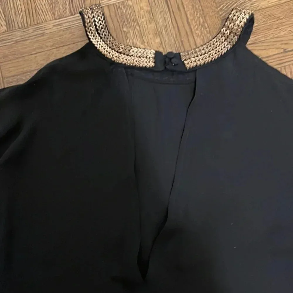 NWOT XOXO Cold Shoulder Metal Top - Image 3