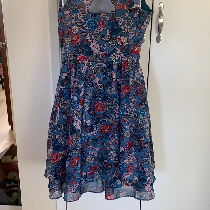 2/$30 Adelyn Rae Tank floral dress open back triangle M - Image 11