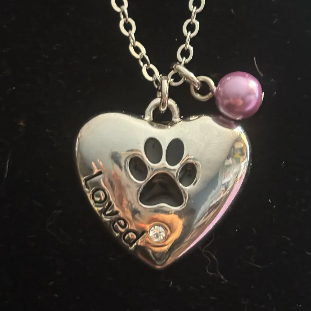 Preloved “LOVED” silver tone pet memorial Heart Pendant Necklace with bead - Image 2