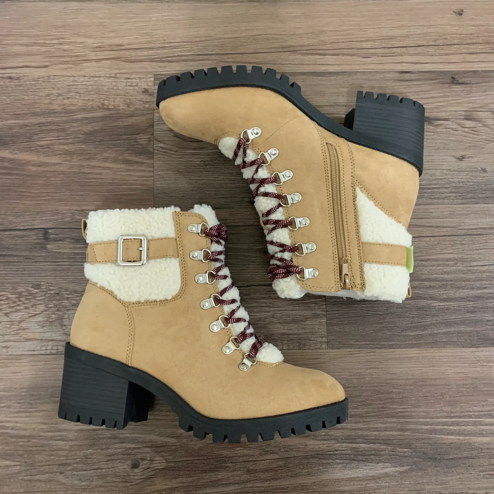 Tan Lug Sole Faux Fur Hiker Boots 9.5 - Image 5