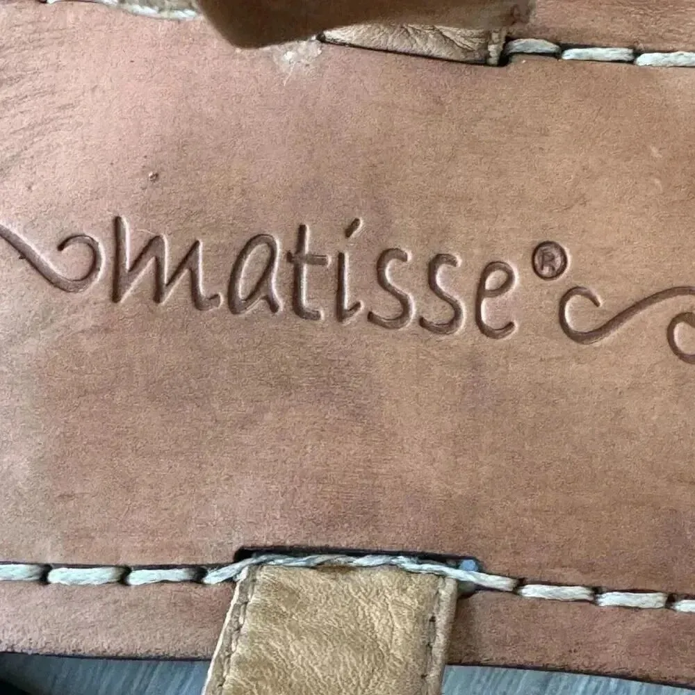 Matisse Brown Tan Thong Leather Flat Women’s Sandals SZ 9 Black - Image 11