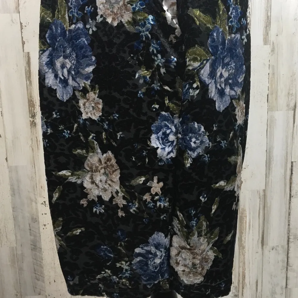 Vanity Room Cold Shoulder Floral Velvet Dress L Size L - Image 7