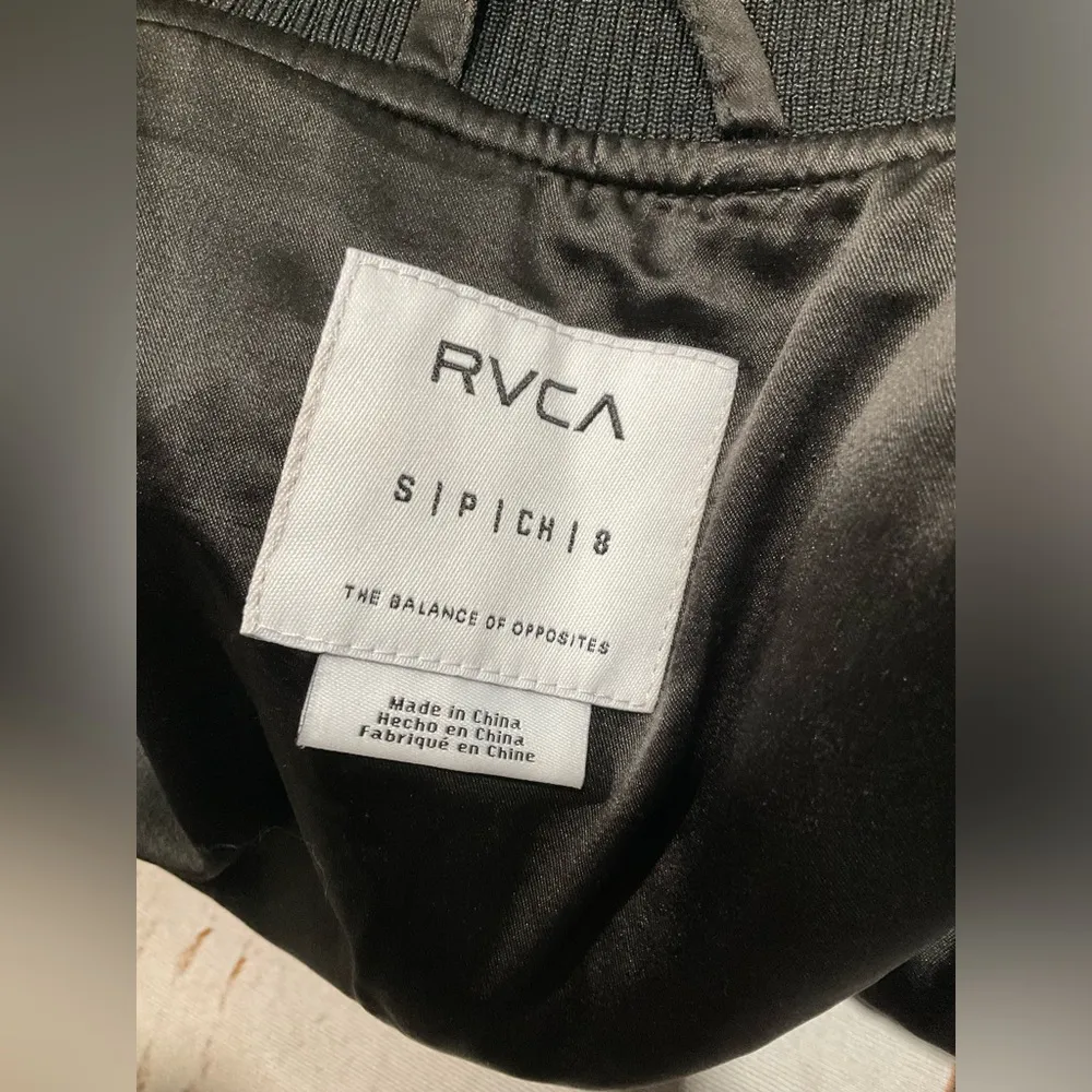 NWOT RVCA SHERPA VARSITY BOMBER JACKET - Image 4