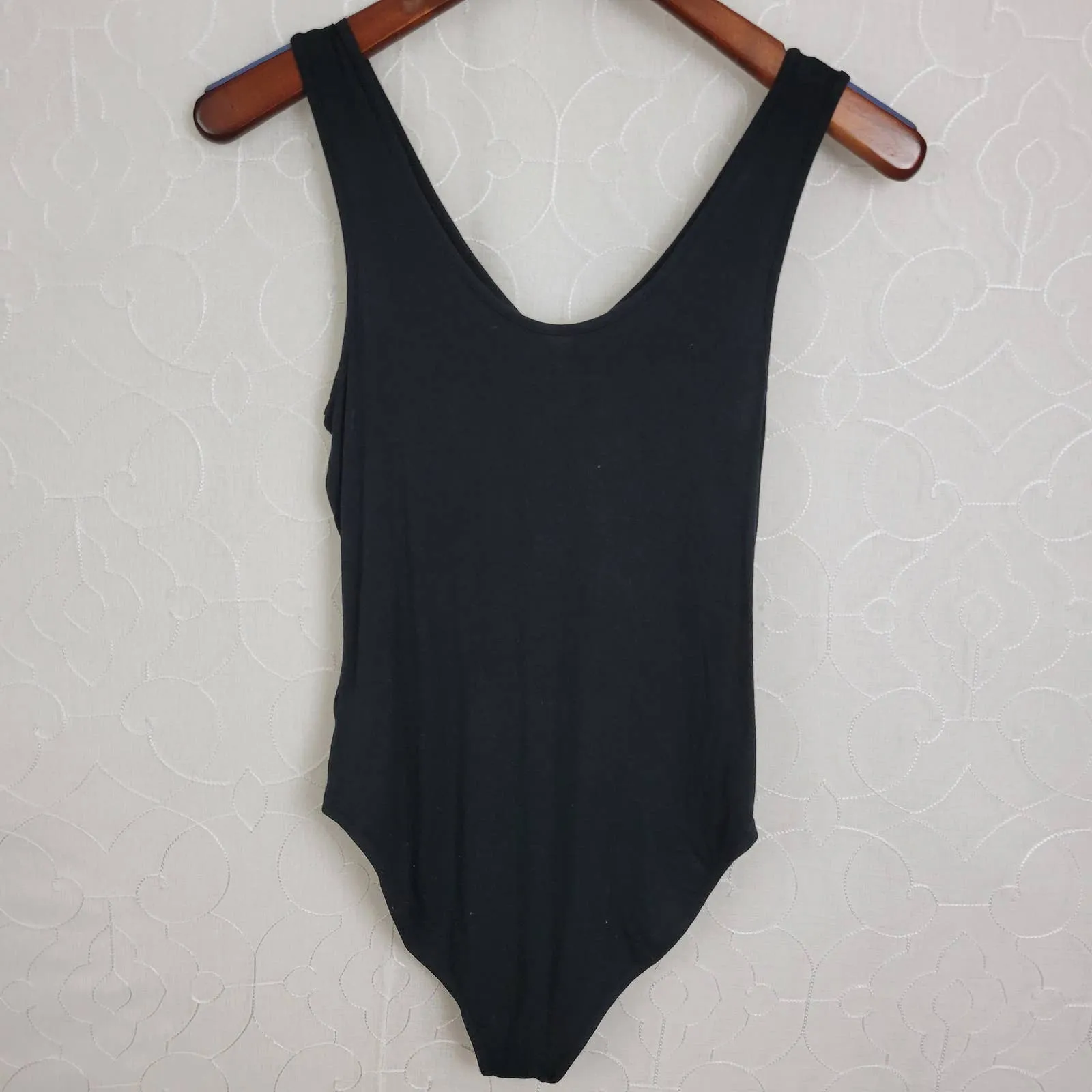 American‎ Eagle Outfitters Womens Tank Top Size Medium Floral Applique Bodysuit - Image 4